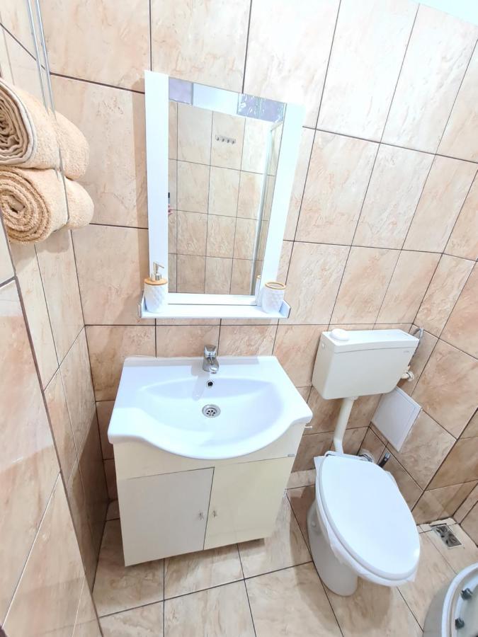Garsoniera Privata Acomodação com café da manhã Bucareste Exterior foto
